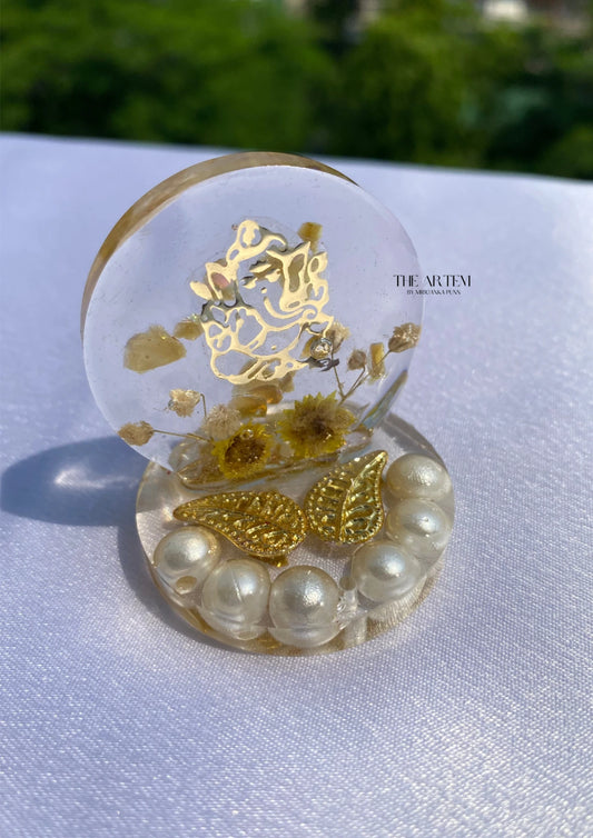 Car Dashboard Accessory With Pearl Detailing